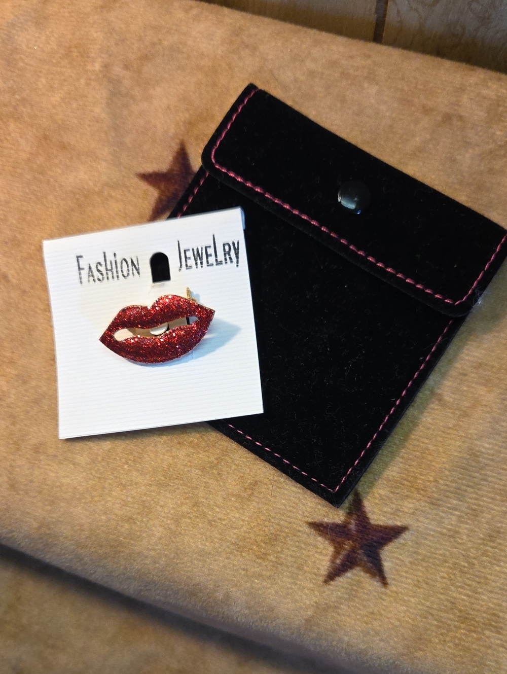 Glitter Red Lip Pin Brooch